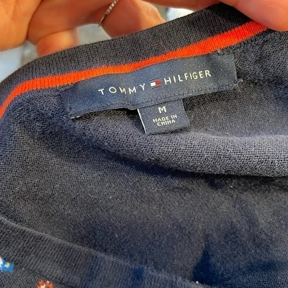 TOMMY HILFIGER Ivy Float V-Neck Sweater Size Medium - Picture 3 of 8